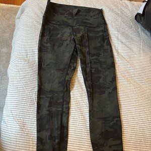 LuluLemon Wunder Under 28" Inseam Leggings - Camo - Size 8